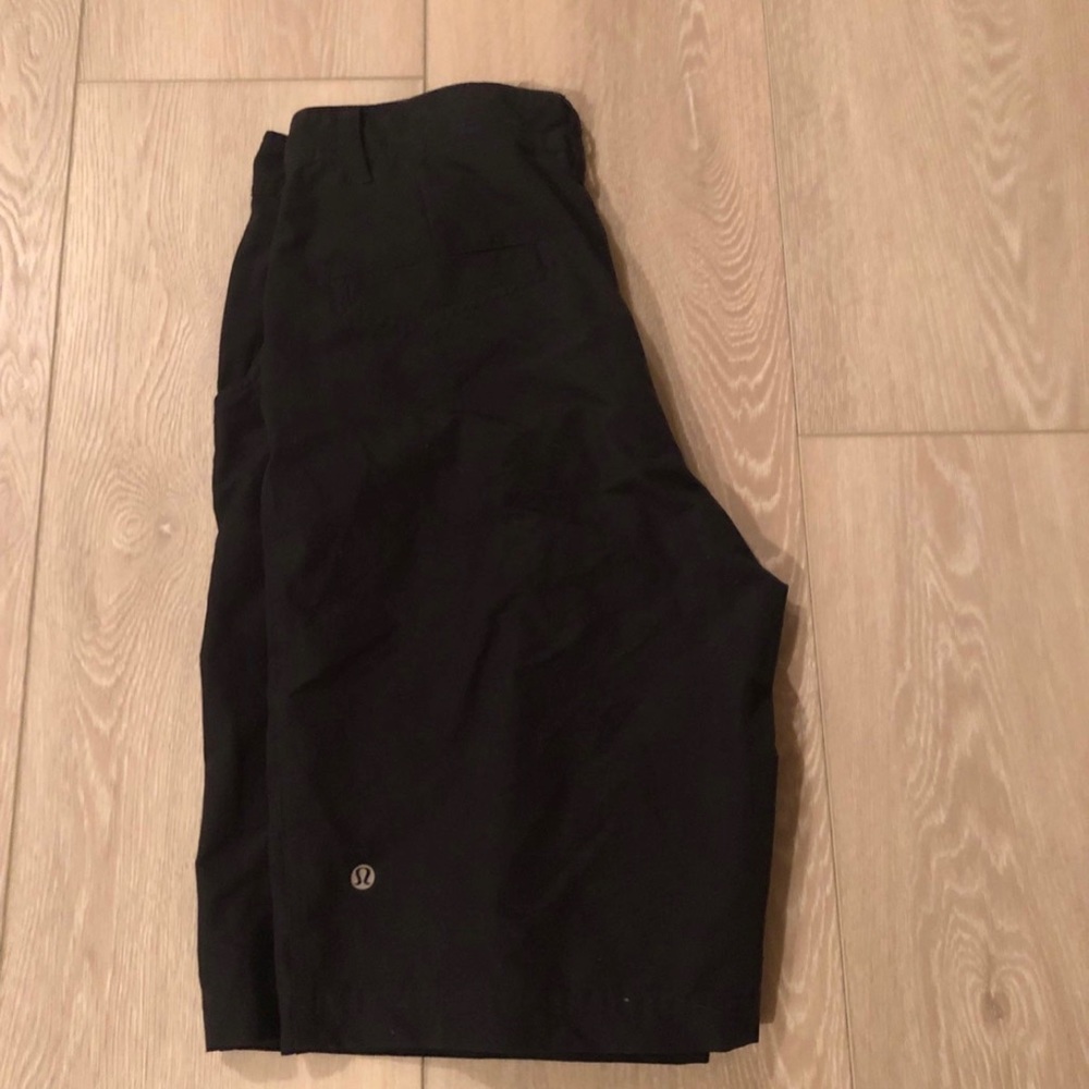 Men’s Lululemon Shorts Size 32 Black